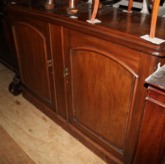 Victorian mahogany dwarf cupboard